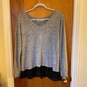 TOWNE Gray Sweater V-Neck Sheer Black Hemline Sz S Boxy Stretchy Casual